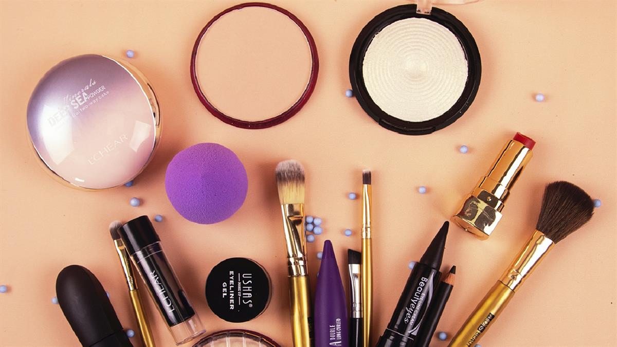 ¿Hartos de los polvos y del maquillaje temporal? Este nuevo método cambiará nuestras rutinas