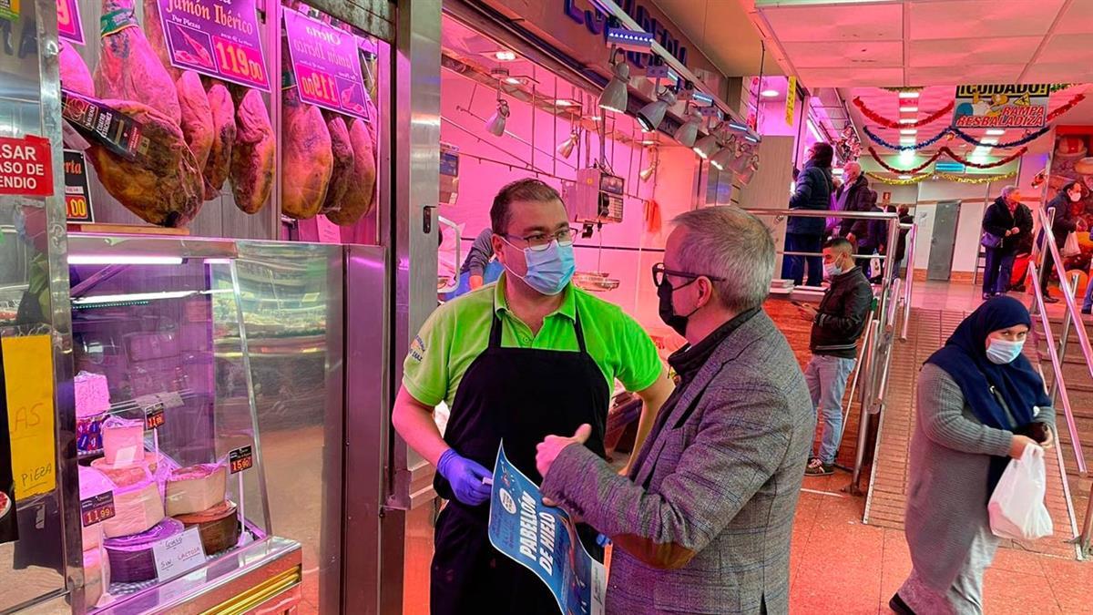 Además, los vecinos dispondrán estas Navidades de la primera hora de aparcamiento gratuita por compras superiores a 15 euros en el comercio local