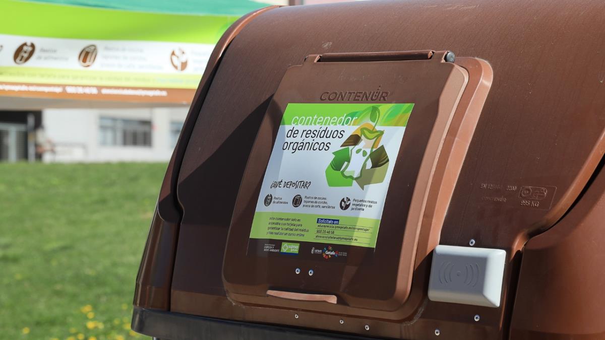 El municipio, hace unos meses, comenzó con la implantación del "quinto contenedor"