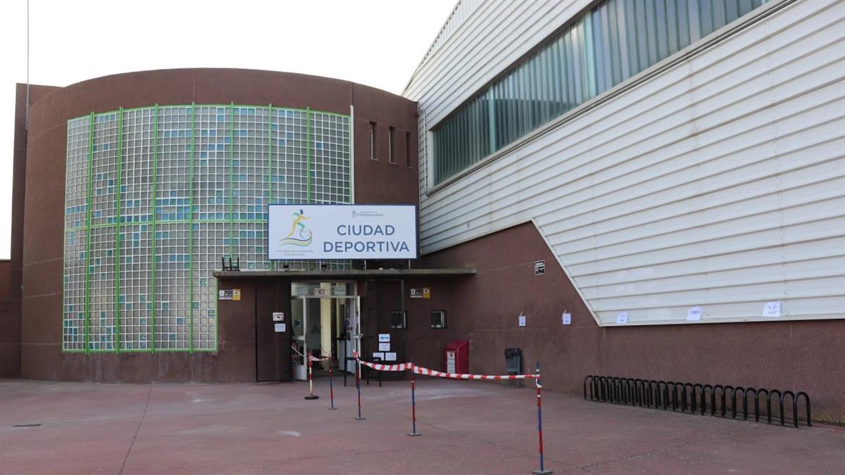 Las trabajos de renovación para la cubierta del Pabellón ciempozueleño han comenzado en el día de hoy