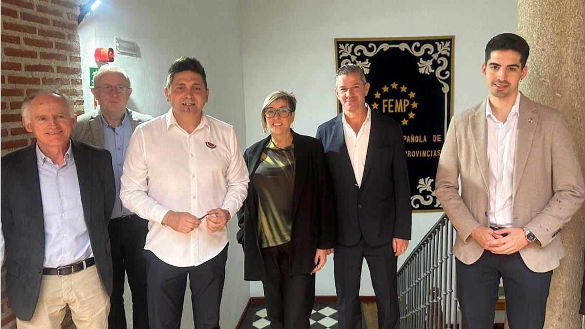 Se trataron temas como la atención al consumidor en el ámbito local