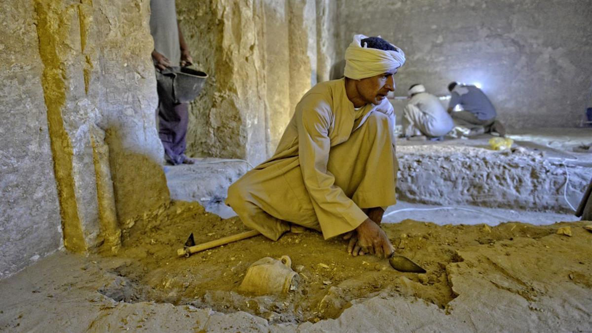 Esta exposición fotográfica en el Museo de San Isidro recorre en 50 imágenes los trabajos arqueológicos de esta misión 
