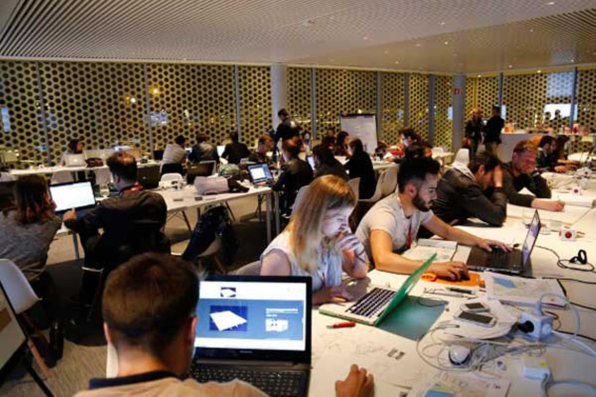 El hackathon virtual #MadridVenceAlVirus ha seleccionado 15 proyectos entre las ideas aportadas por científicos, universitarios y sociedad civil
