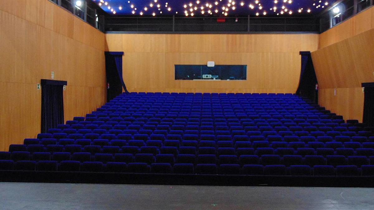 ¿Te apasiona cantar, bailar y actuar? Solo tienes que ponerte en contacto con la compañía de teatro local