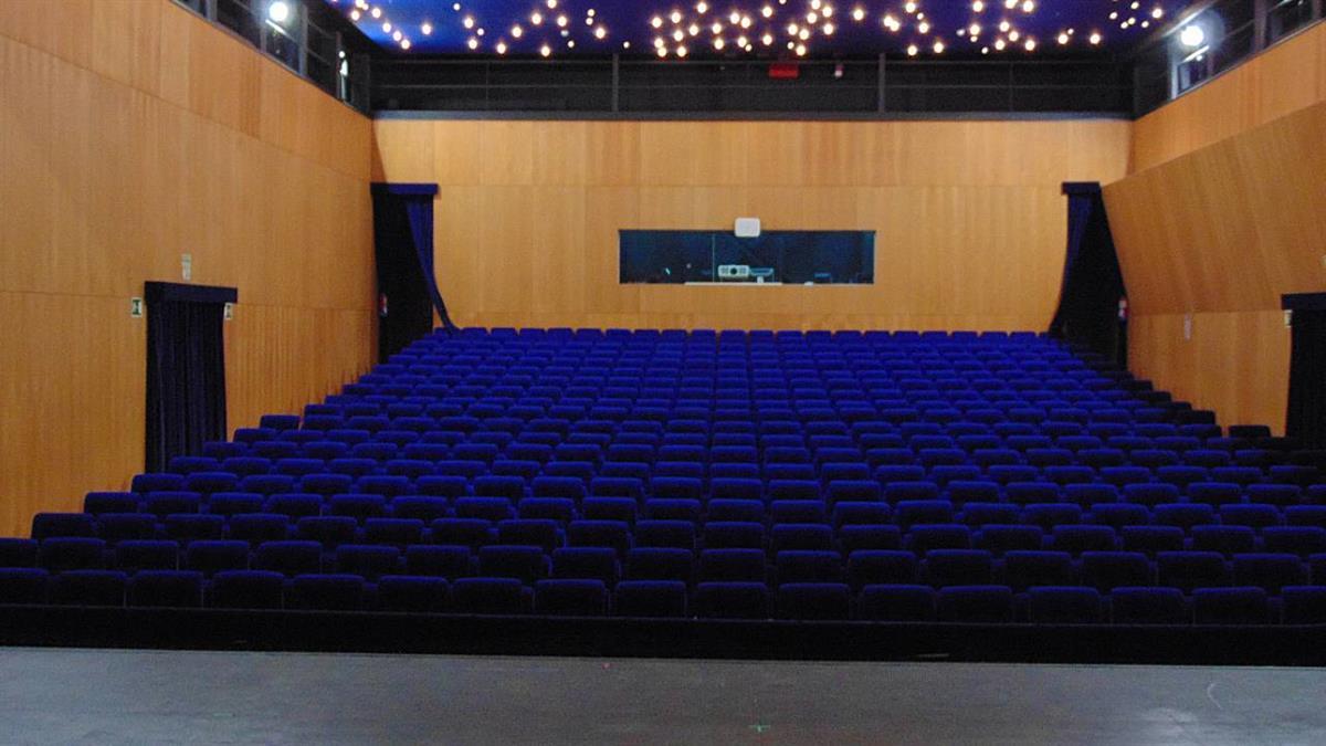 ¿Te apasiona cantar, bailar y actuar? Solo tienes que ponerte en contacto con la compañía de teatro local