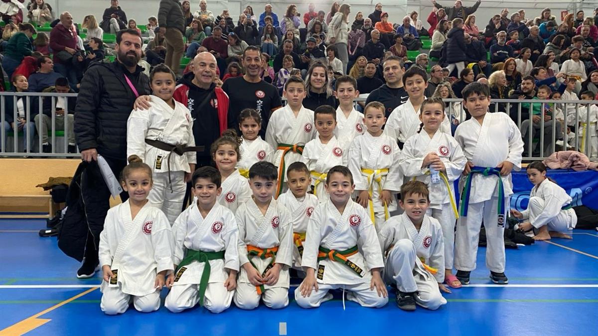 La Escuela de Karate de Humanes participó con 50 alumnos, de los cuales, 38 pasaron a la siguiente fase.
