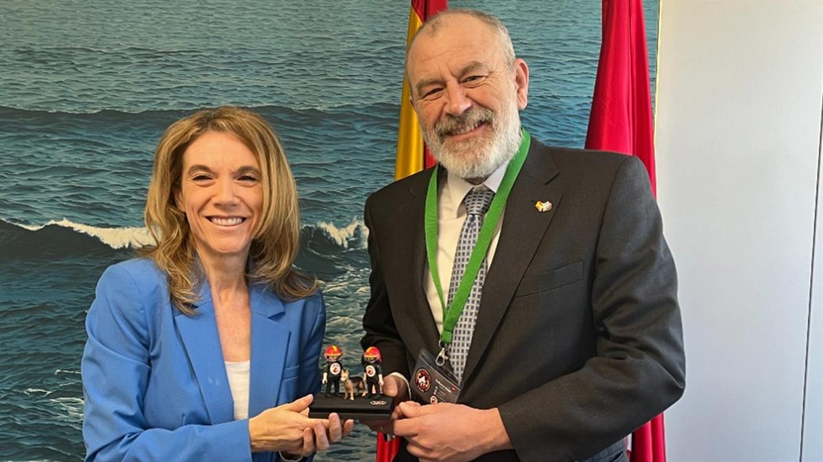 La directora general de Recursos Humanos y Relaciones con la Administración de Justicia ha recibido el galardón de GIRAS K9