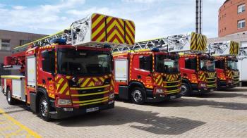 Dos dotaciones de bomberos han acudido al lugar para sofocarlo