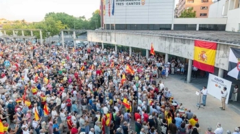 Cerca de 4.000 personas se concentraron en la Plaza del Ayuntamiento 