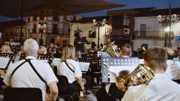El XXI Festival de Bandas llena de música las calles de Humanes