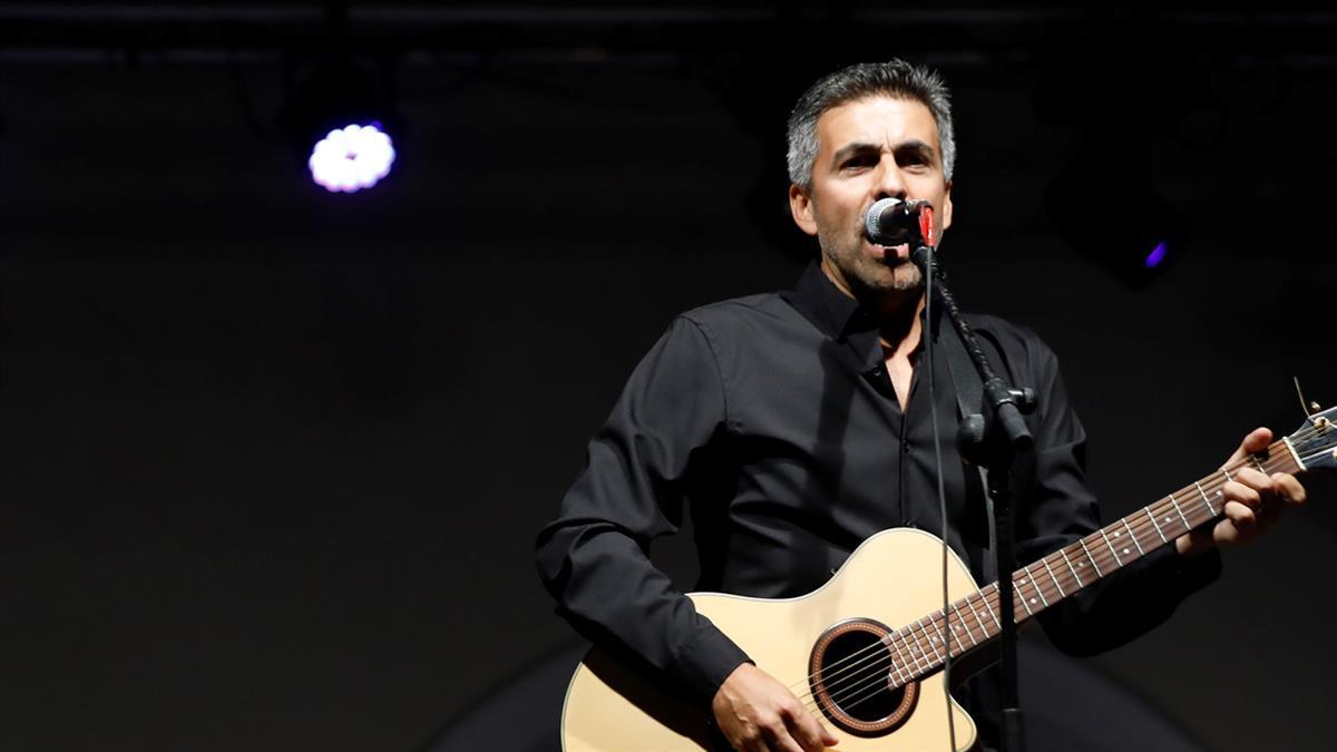 El cantautor alcalaíno teje conexiones a través de la música en 'Hagamos que Suceda'