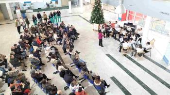 Un recital de saxofón acerca la cultura al entorno sanitario