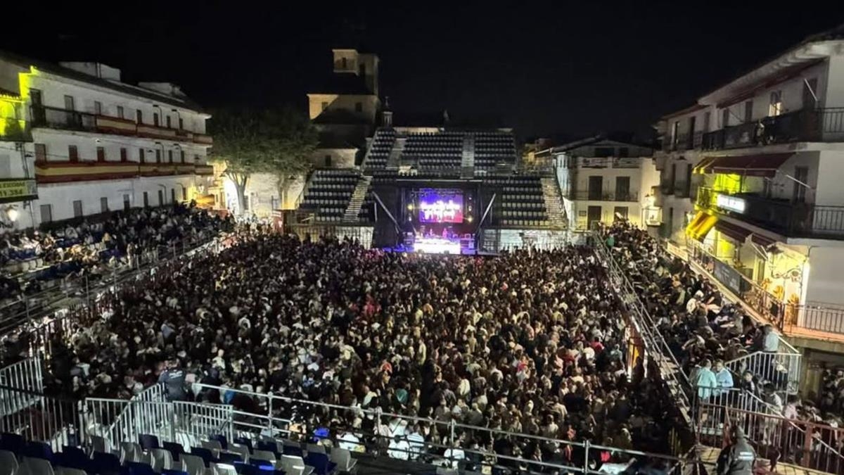 La Plaza de la Constitución acogerá la última noche de música en directo de las fiestas
