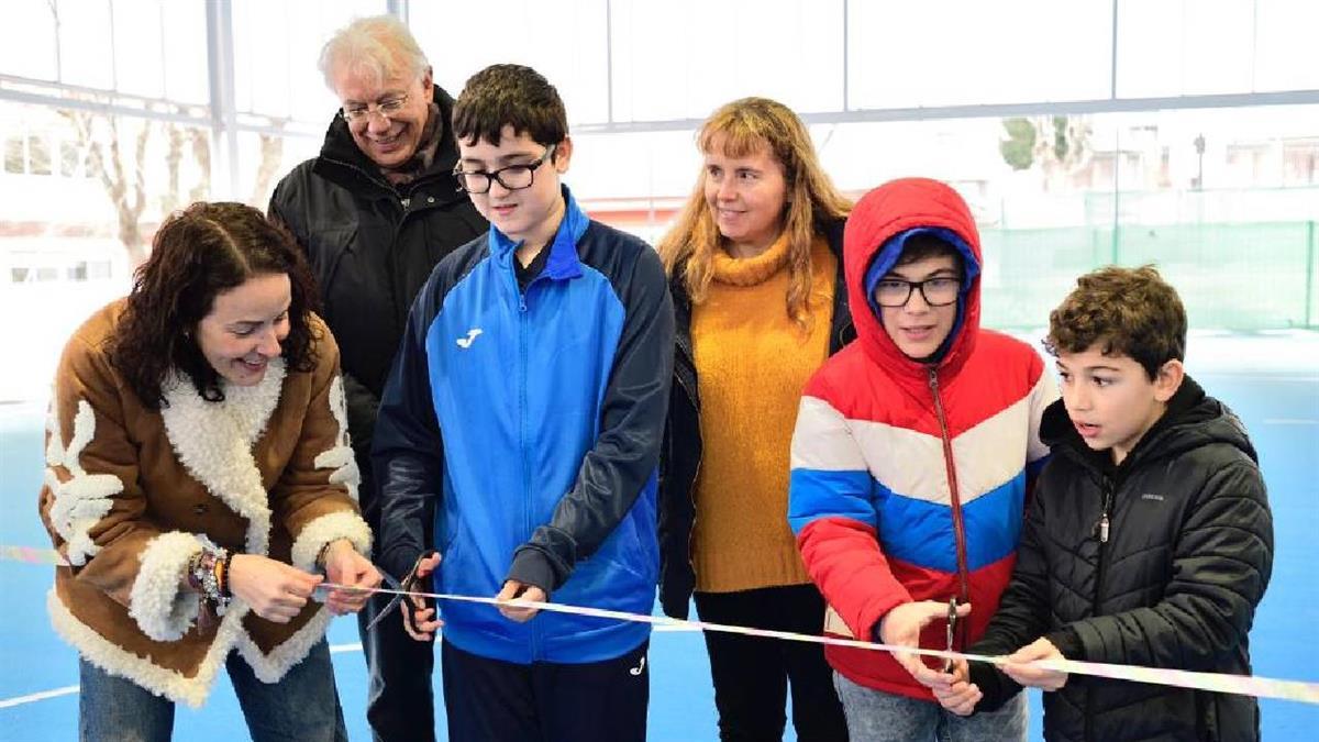 El pabellón de uso deportivo entrará en funcionamiento el próximo lunes y los vestuarios y zonas comunes estarán listos en febrero