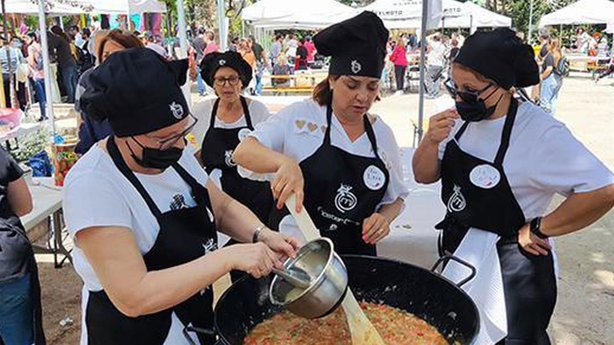Se celebra la tercera edición de este concurso de guisos populares en las Fiestas del Prado