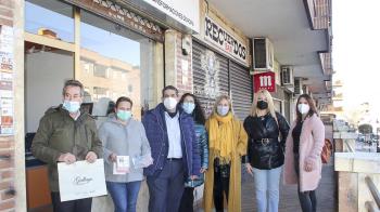 Ayer se hizo entrega de los distintos premios del concurso, donde participaron un total de 19 establecimientos comerciales de la localidad