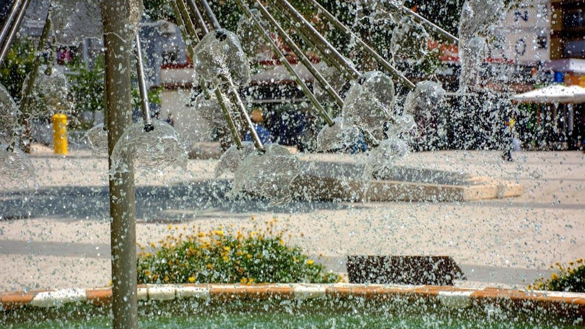 El primer premio está dotado con 600 euros, y el finalista de cada serie recibirá 400