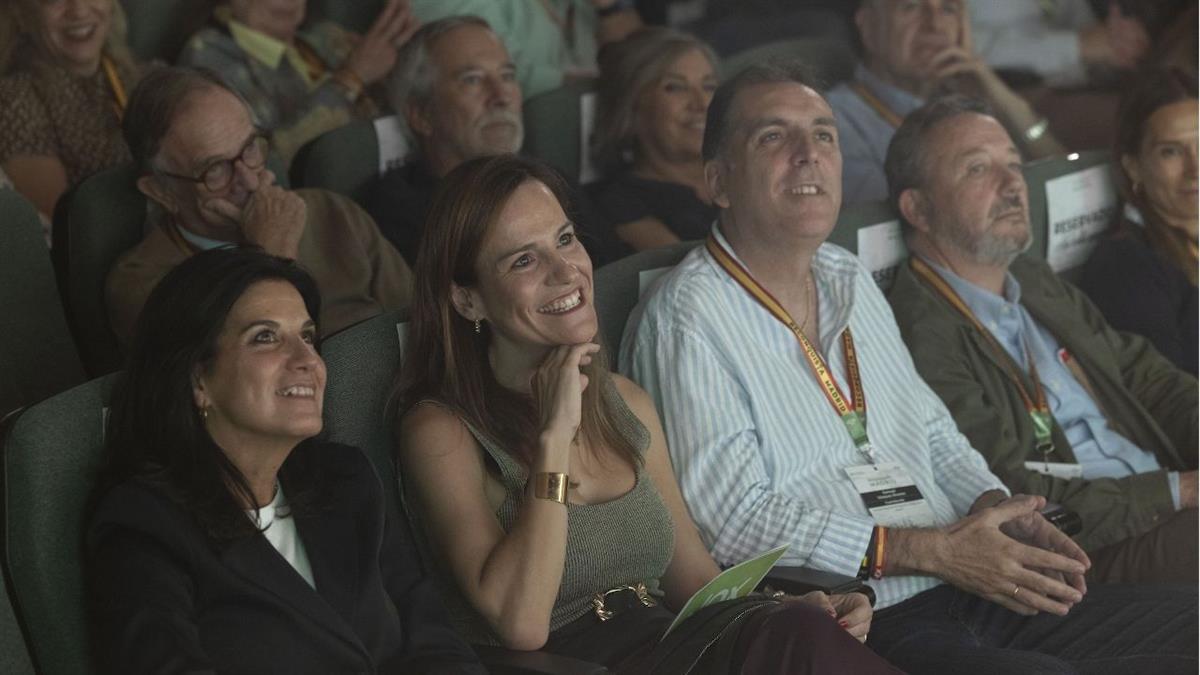 La sentencia para el policía es de 10 meses de prisión e inhabilitación por participar en un acto del partido en Fuenlabrada cuando aún estaba en activo