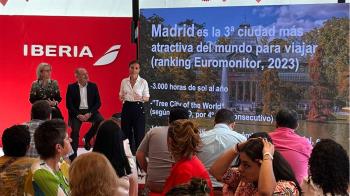 La concejala delegada de Turismo ha participado en la conmemoración del 75 aniversario de la ruta Ciudad de México-Madrid operada por Iberia

