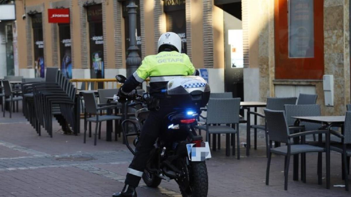 Más de 40 agentes de Policía Nacional y Policía Local patrullan en espacios comerciales 