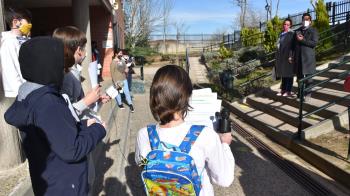 Villaviciosa de Odón entrega medidores de CO2 en los colegios públicos