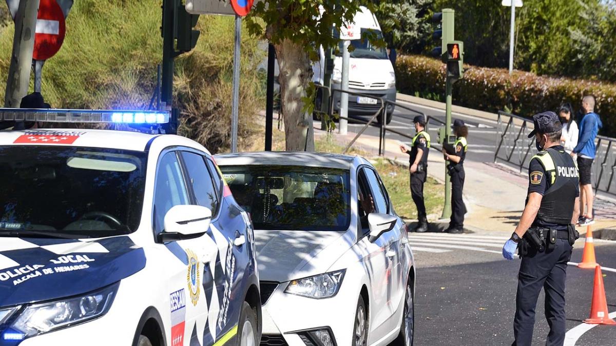 Laos agentes locales se suman a la campaña de la DGT 