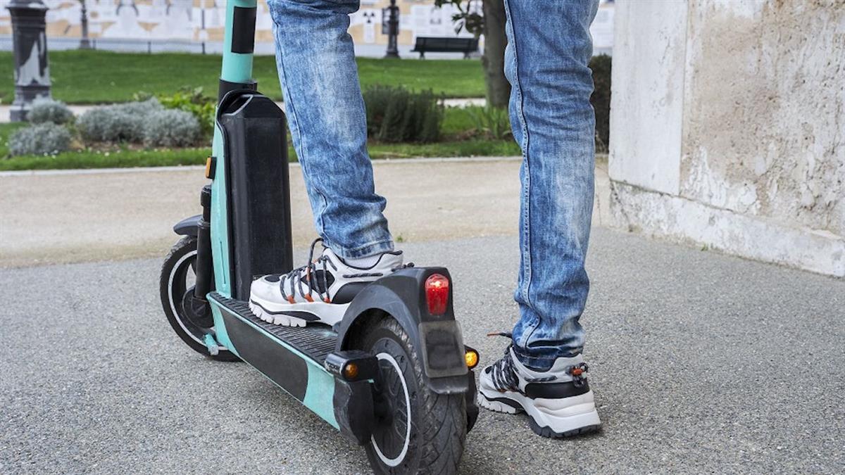 Vigilan el correcto uso de los mismos y verifican sus condiciones de seguridad y no manipulación