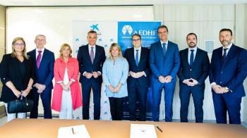 La Asociación de Empresarios y la entidad financiera firman un convenio de colaboración para fortalecer el tejido empresarial