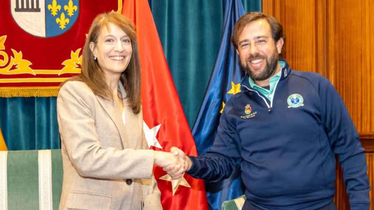 Imparten clases a niños y adultos 