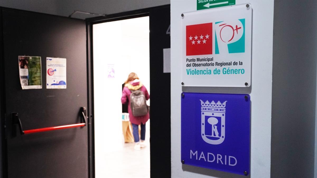 Ambas administraciones rubrican el convenio por el que se cofinancian los puntos municipales del Observatorio Regional