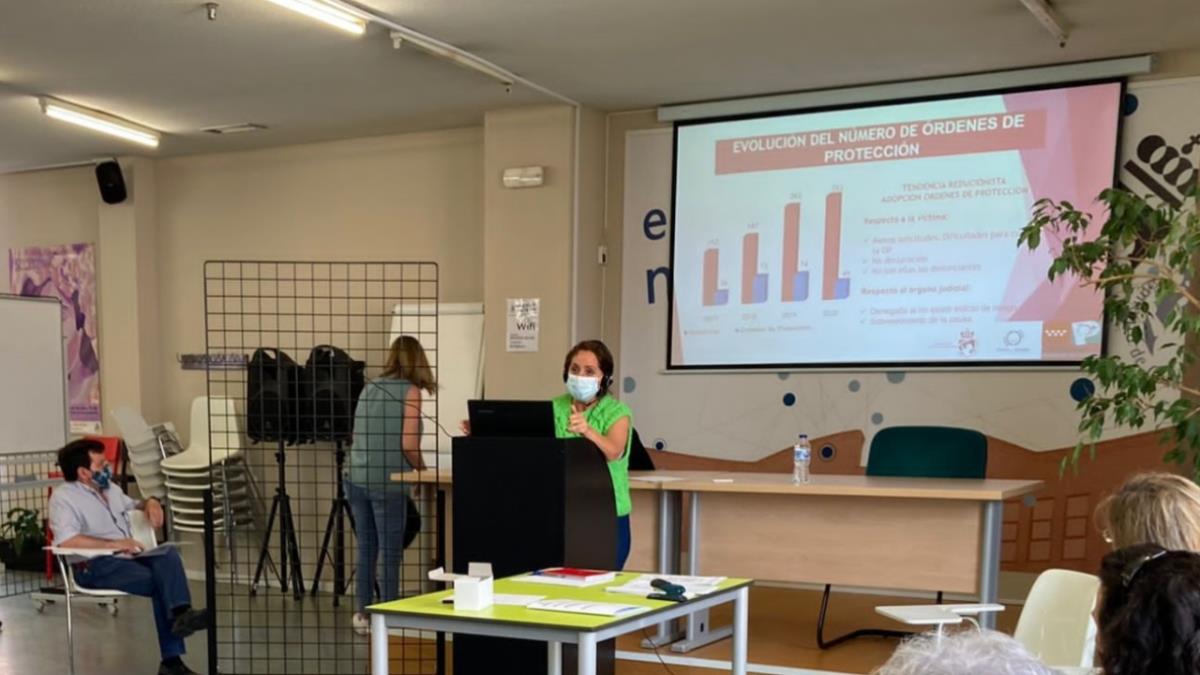 En cuanto a la evolución del número de órdenes de protección (OP) se  detecta una tendencia a la baja, 49 en 2020