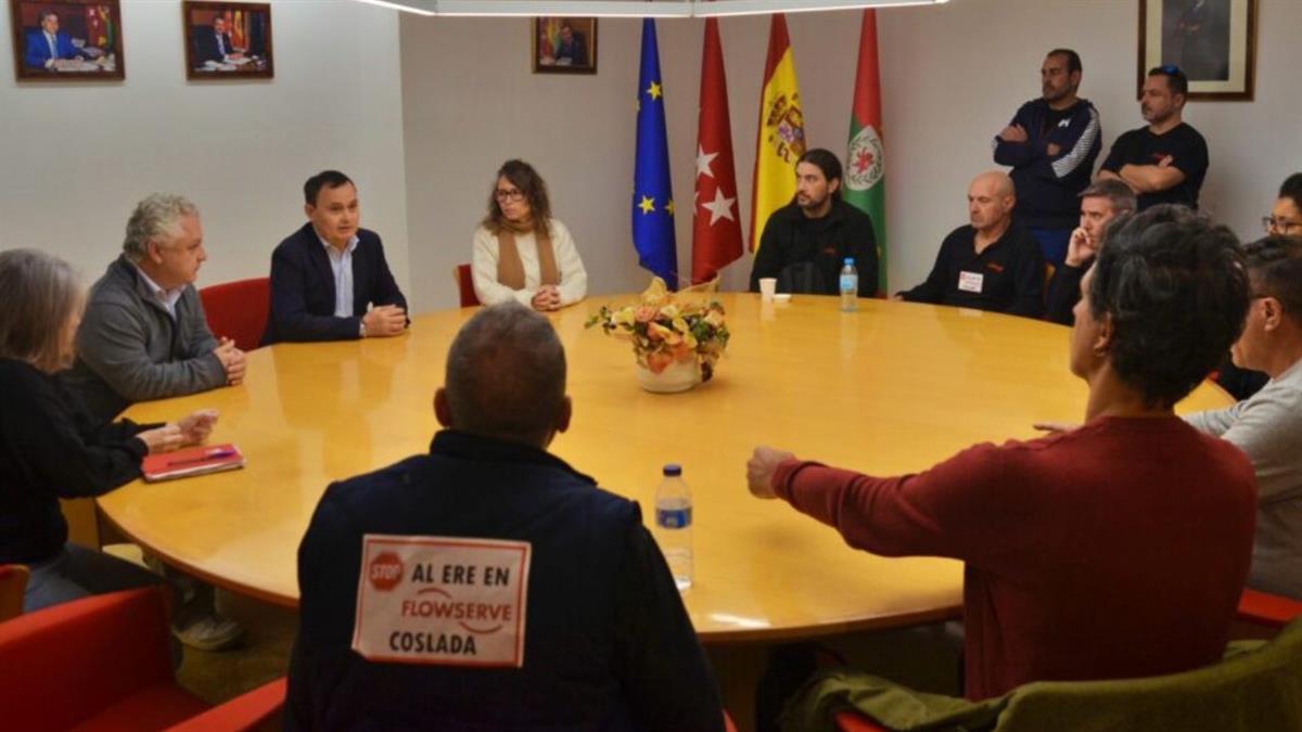 El alcalde se reúne con el comité de empresa