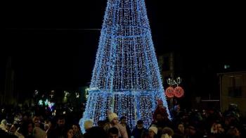 Denuncian que el Gobierno repite el modelo de otros años y concentra la decoración de Navidad solo en el centro