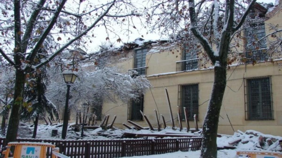 El director del centro acusa de no actuación a las concejalías de Cultura y Obras y Servicios