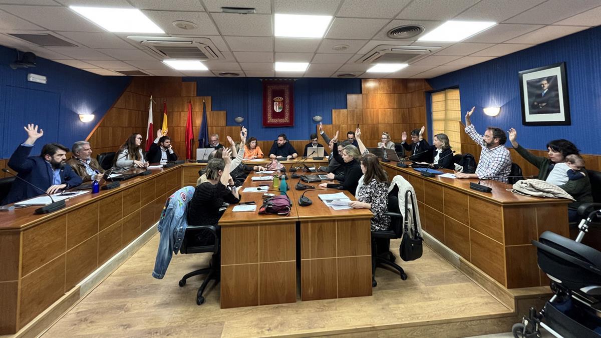 El alcalde continúa denunciando el "bloqueo" de la oposición a "proyectos necesarios" para la ciudad 