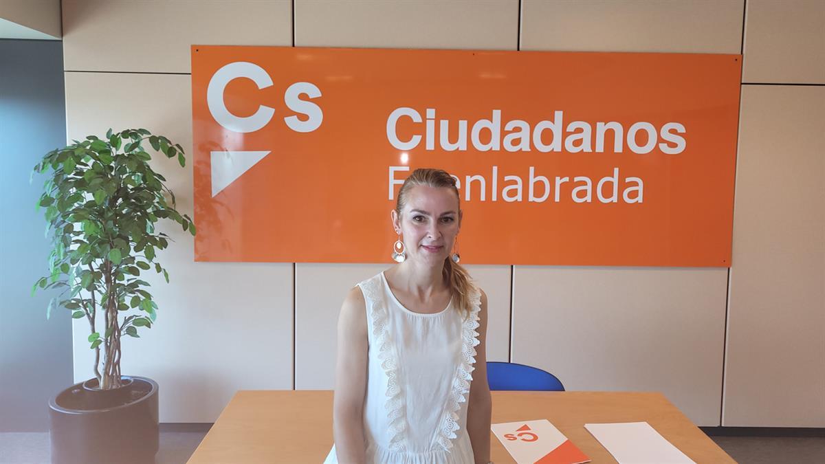 La portavoz de la formación, Patricia de Frutos, celebra la aprobación de la iniciativa