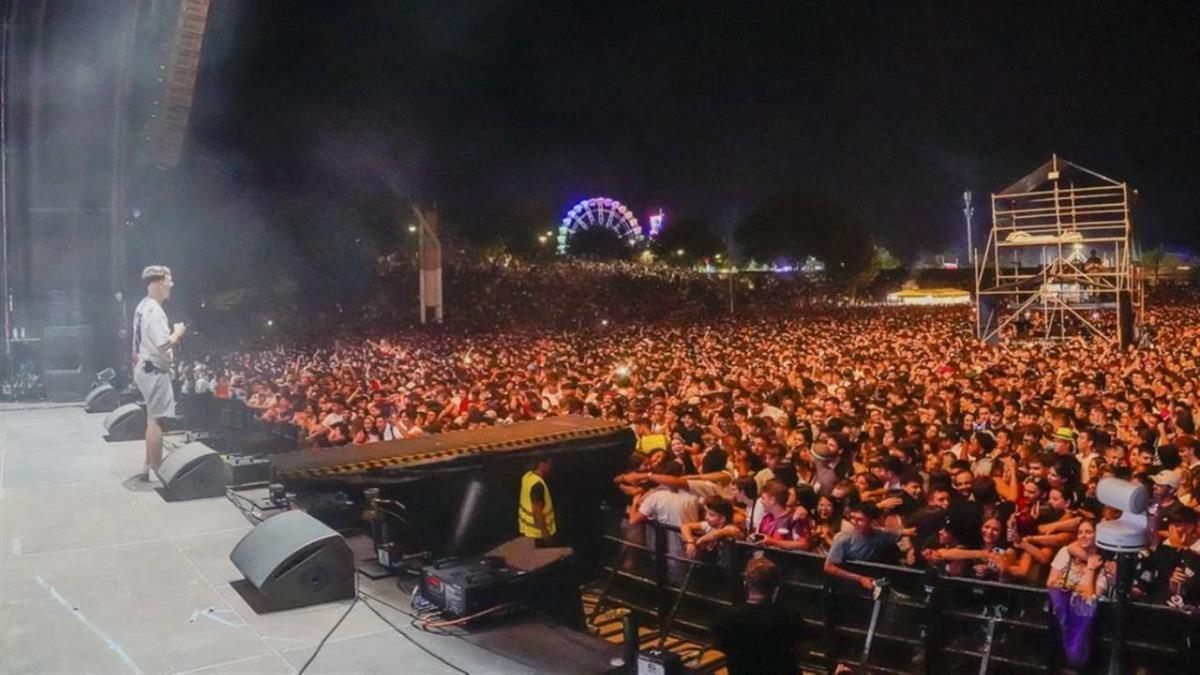 El PSOE denuncia el coste de estas actuaciones y el Ayuntamiento asegura que Torrejón "tiene capacidad económica para ello"