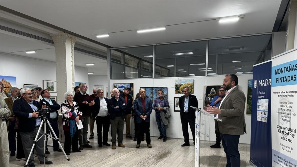 La exposición, inaugurada esta tarde por el concejal del distrito, Carlos Segura, se podrá visitar hasta el 2 de mayo en el Centro Cultural Clara del Rey-Museo ABC
