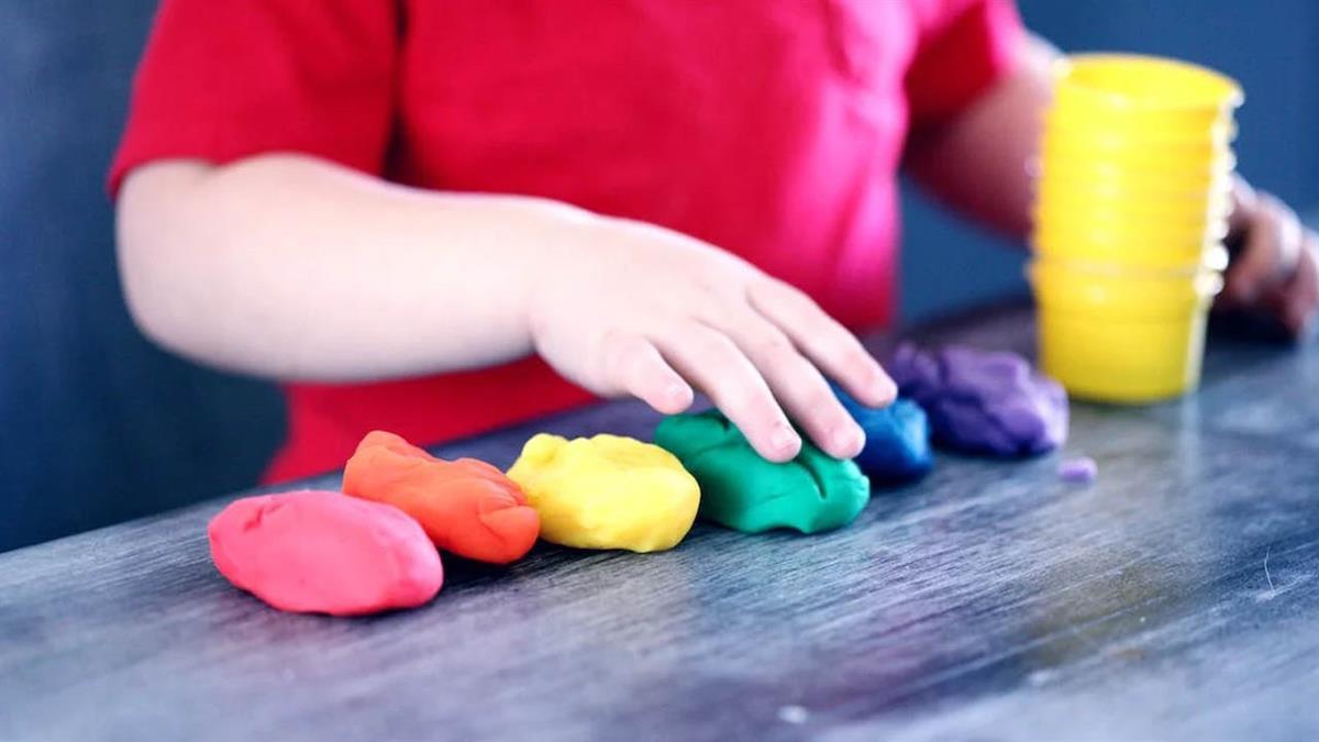 Un equipo de orientadores y docentes presta apoyo al alumnado y sus familias
