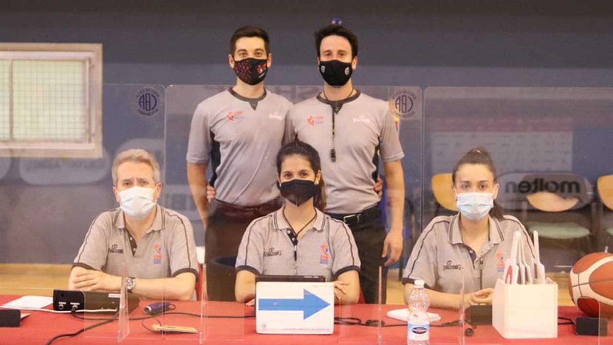 La Federación de Baloncesto de Madrid realizará un curso de arbitraje entre los días 13 y 29 de septiembre y otro de oficial de mesa entre el 20 de septiembre y el 4 de octubre 
