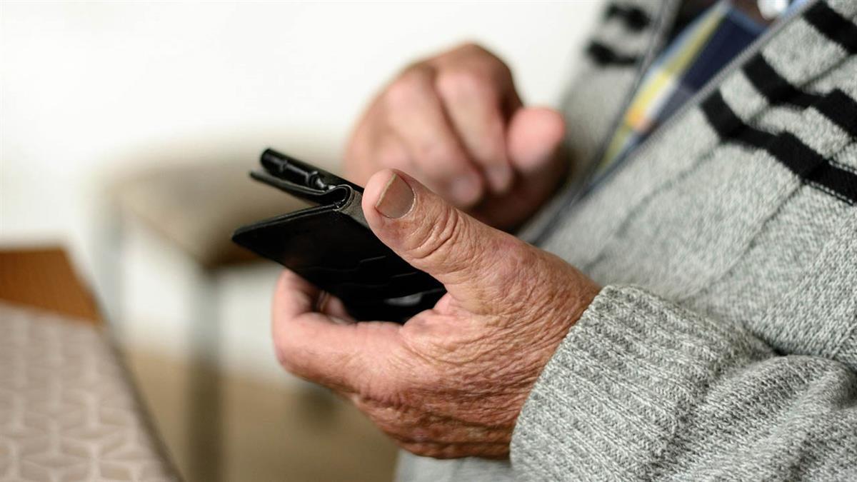 A través de la Concejalía de Bienestar Social y la Mancomunidad, ha organizado un curso gratuito de manejo del móvil