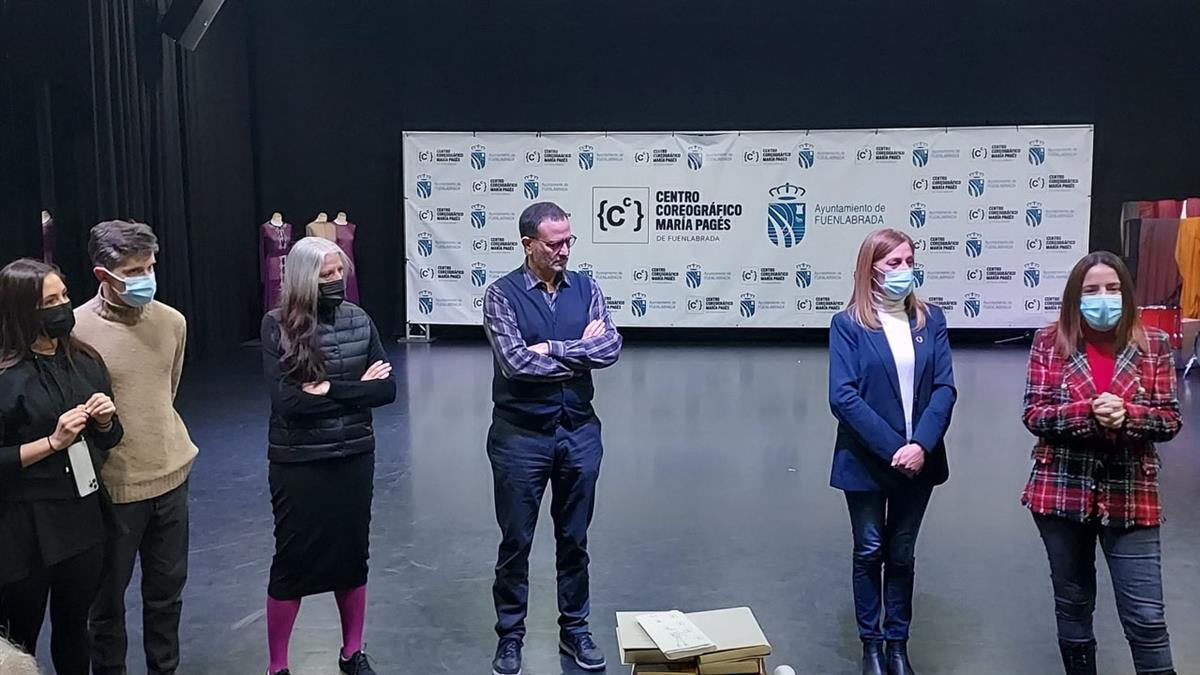 Se imparte de abril a noviembre y participa un grupo estable de 23 mayores