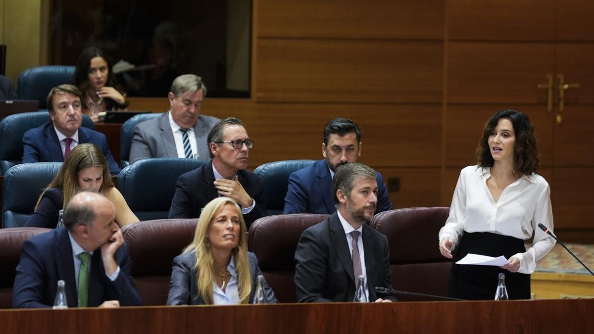 La presidenta madrileña destaca que Madrid supone el 20% de la economía de España y ensalza los buenos datos de empleo