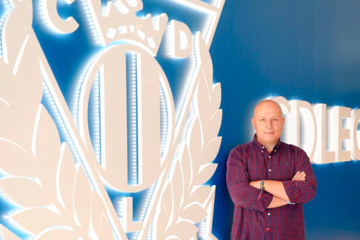 El técnico seguirá comandando el equipo en la aventura en Segunda división