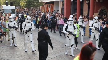 El X Festival de la Fantasía reúne durante tres días actividades, exposiciones, cosplay y espectáculos para todos los públicos en la Plaza de España y el Espacio Joven La Plaza