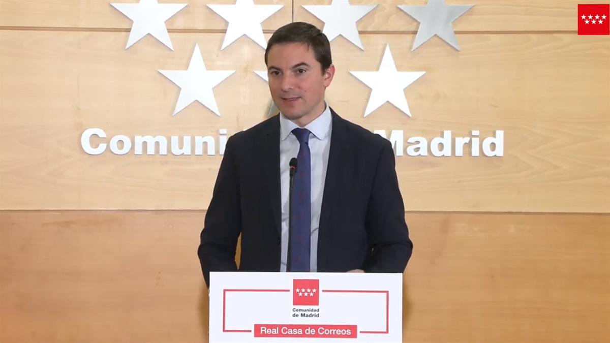 El portavoz del PSOE habla tras la reunión con la Presidenta regional
