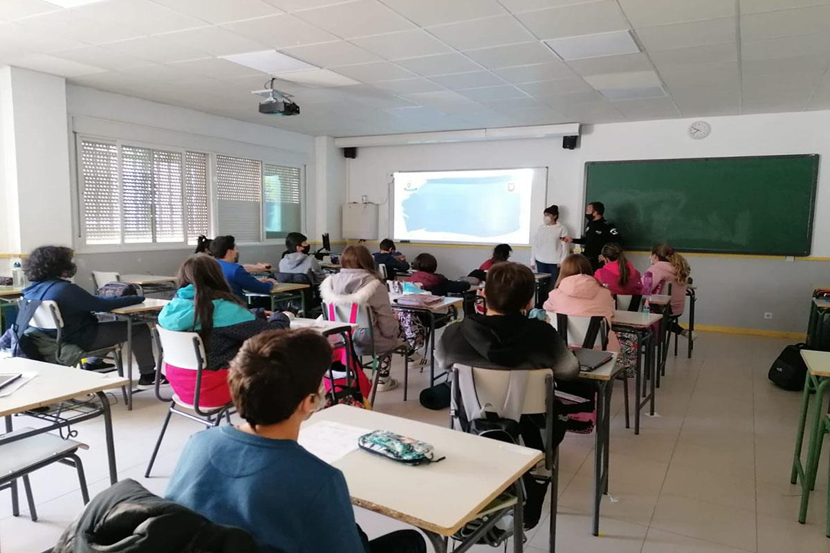 La localidad ha preparado actividades para concienciar a los jóvenes en los centros educativos de la localidad 