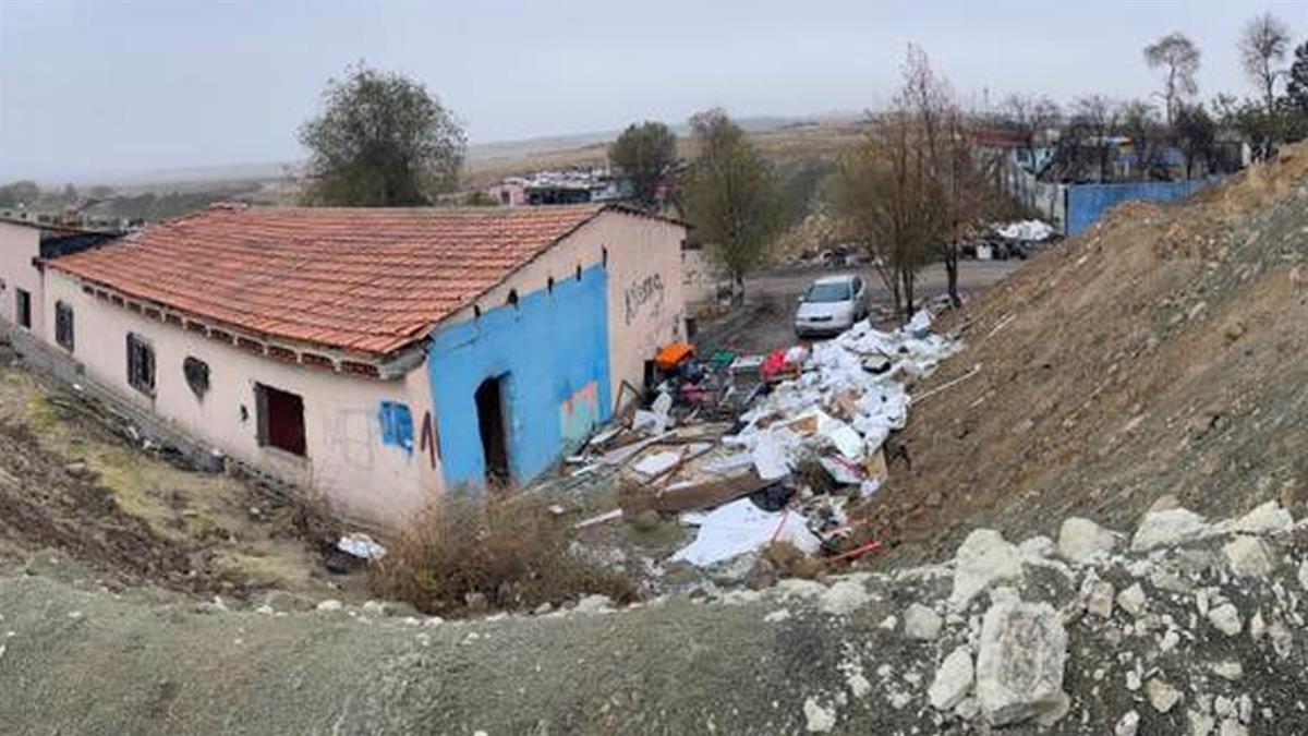 Más Madrid y Unidas Podemos denuncian "posibles delitos" contra el medio ambiente y coacciones inmobiliarias 