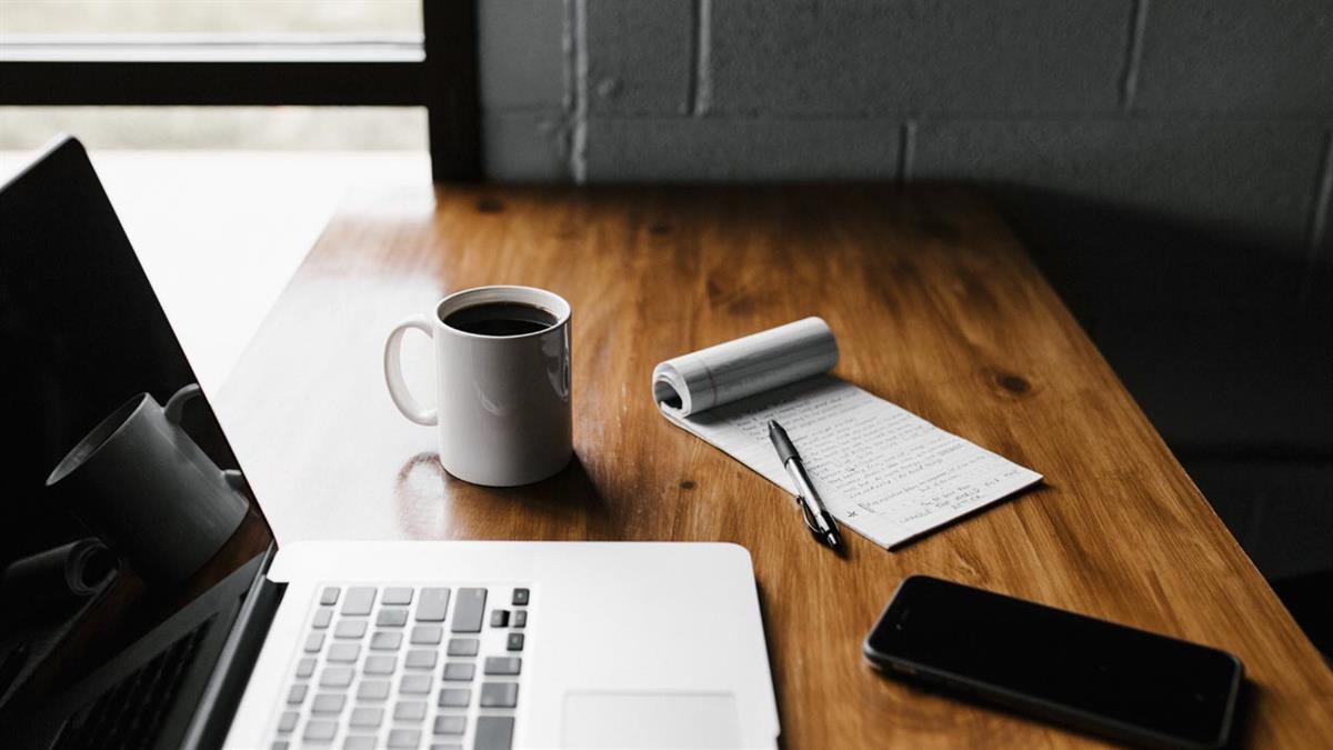 Ganemos Colmenar denuncia que el Ayuntamiento no haya renovado aún el convenio para expedir certificados, y desde el Consistorio rechazan la tasa que impone el Gobierno