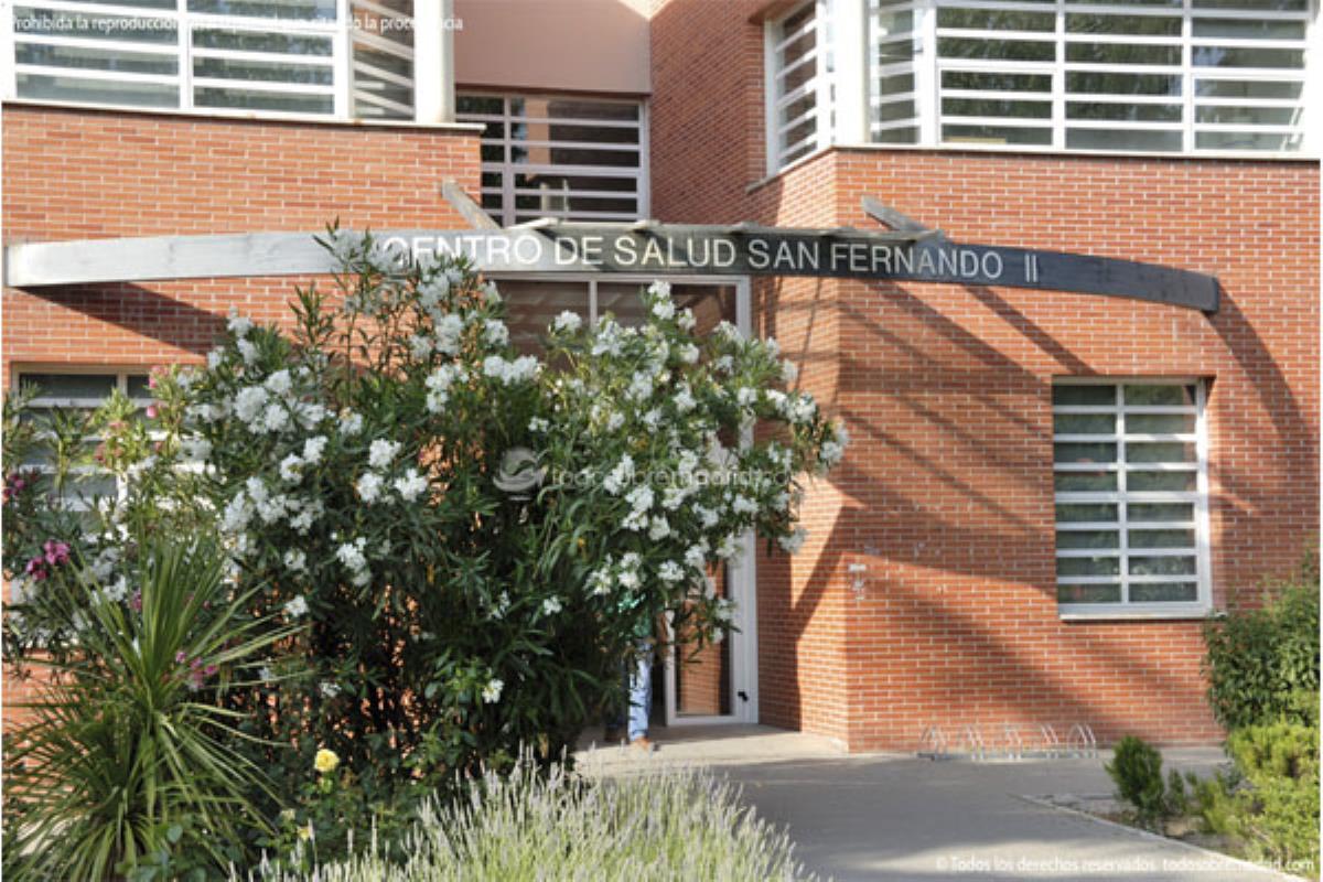 Los vecinos han recogido firmas para denunciar la situación sanitaria que están viviendo